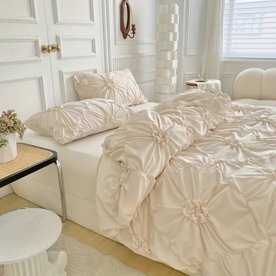 Pillowcase with matching ruffle floral pattern