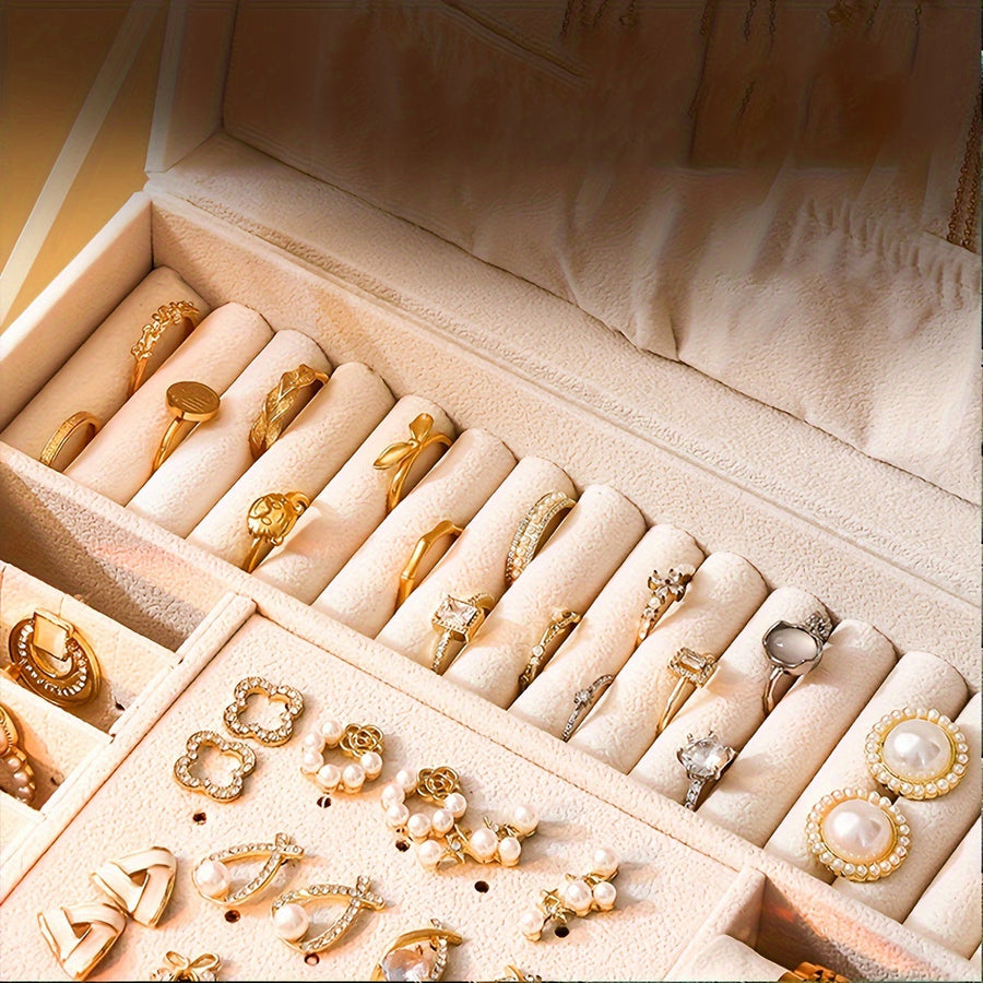 Close-up of the jewelry box finish and texture
