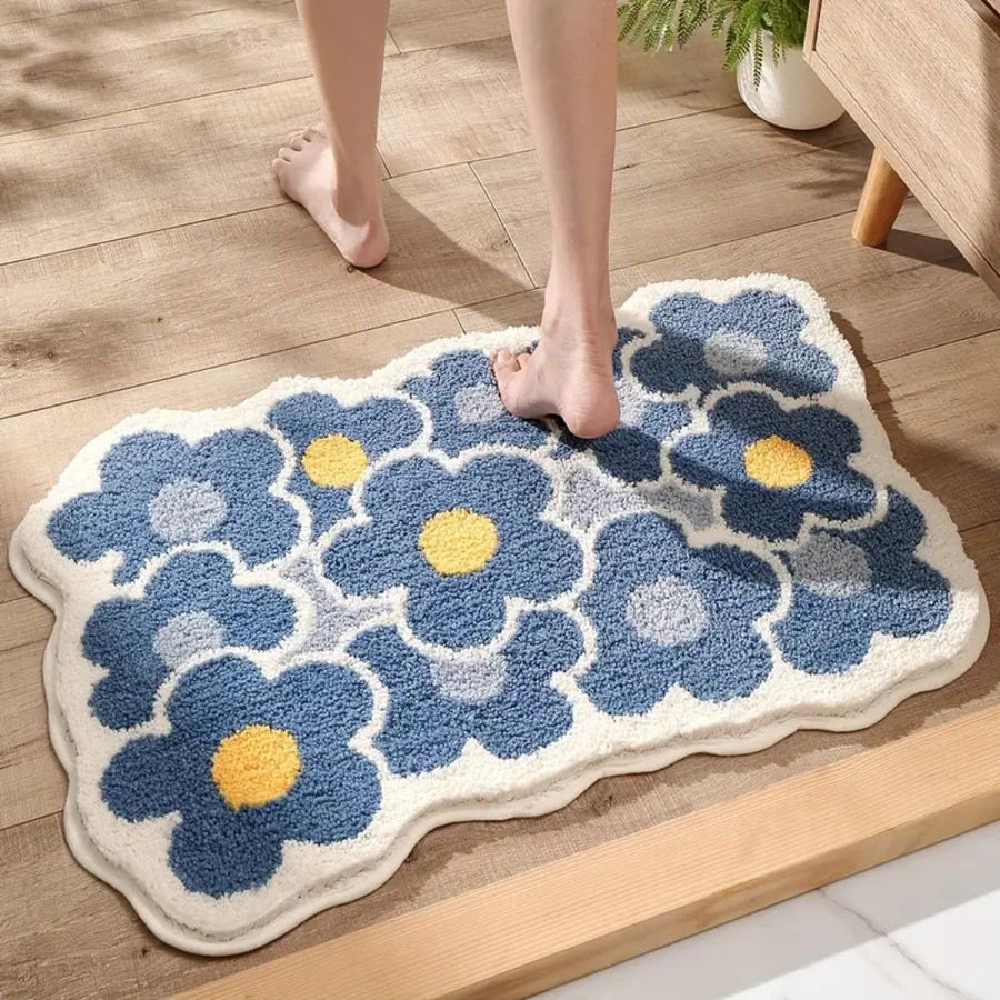 Close-up of the non-slip floral bath mat texture
