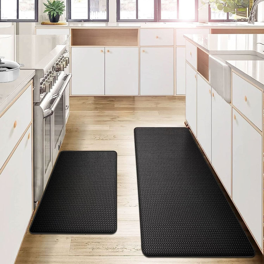 Detail of the mat's raised edge design.