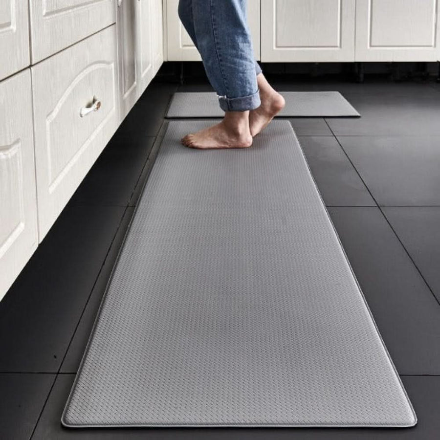 Full view of the padded kitchen mat with water-resistant finish.