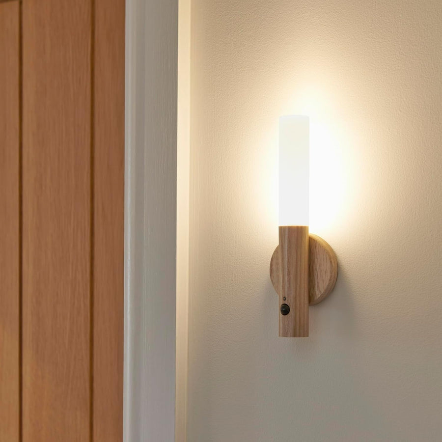 LED night light with motion sensor — image 3