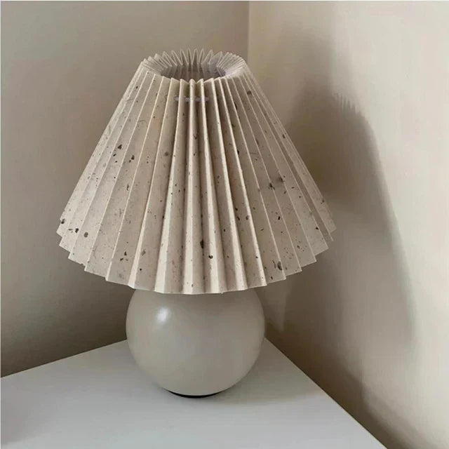 Detail of the lamp's ceramic base