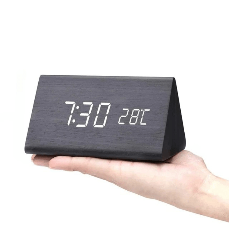 Overview of the triangular LED table clock
