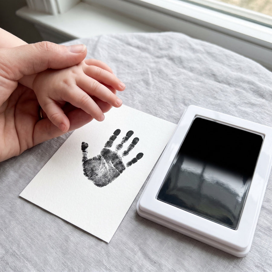 Clean baby hand after printing—an ink-free method
