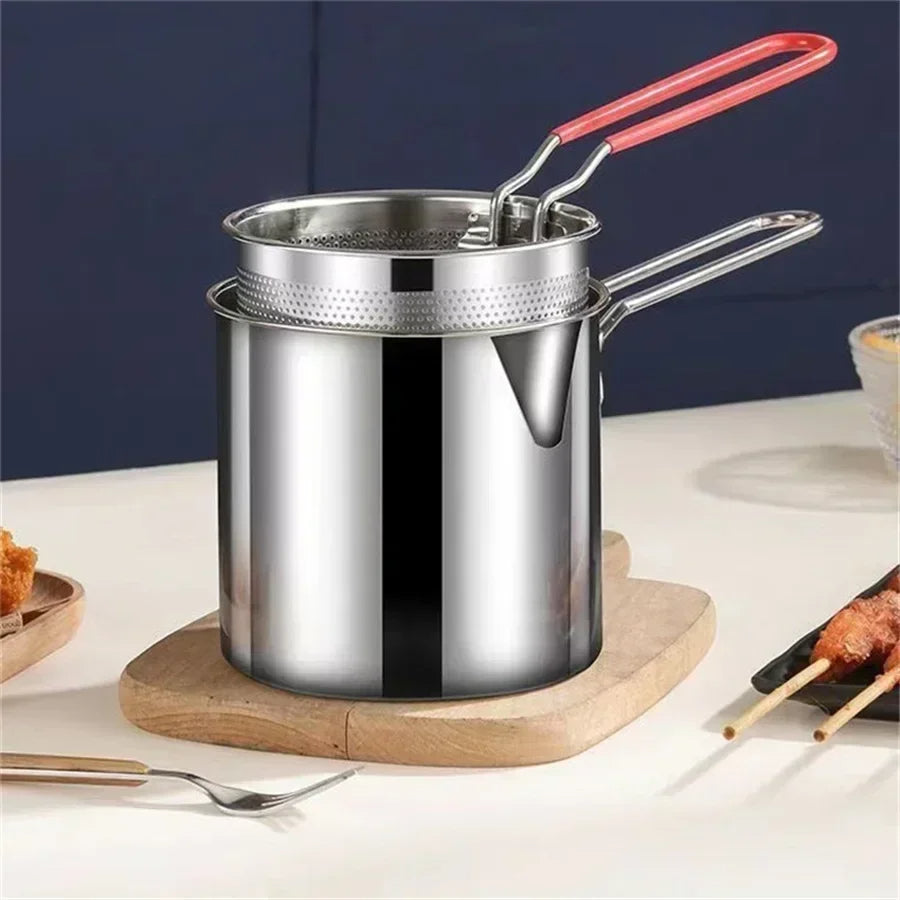 Detail view showing the strainer insert of the fryer pot