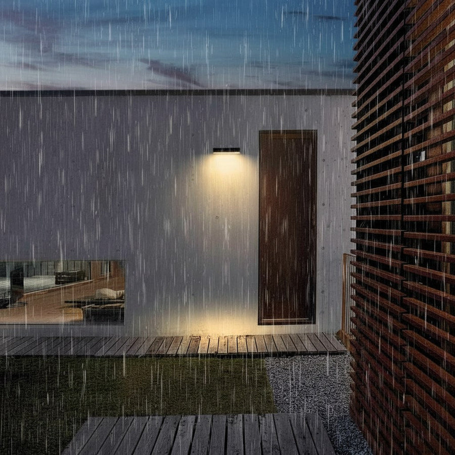 Solar wall light in the rain — IP54 water-resistant