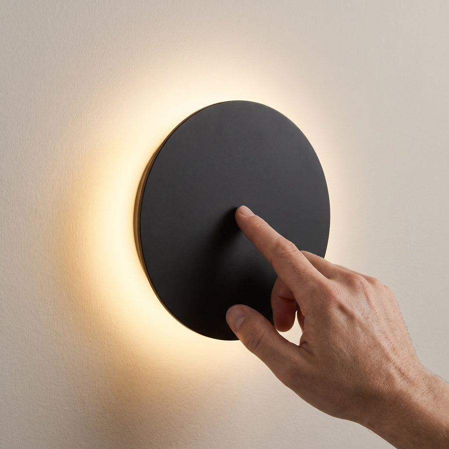 Fingertip dimming the round LED wall light with touch control
